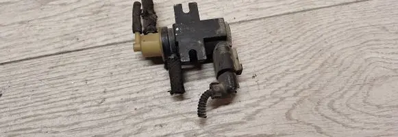 Audi A3 S3 8L Turbo solenoid valve 702184010