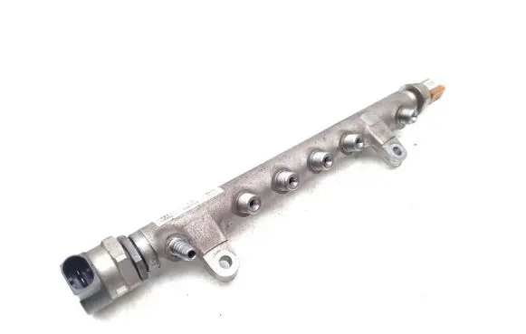 Volkswagen Tiguan Fuel main line pipe 03L130089 057130764H