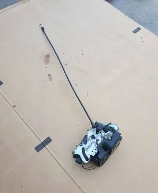 Mercedes-Benz Vito Viano W639 Front door lock A6397200535 456204004001