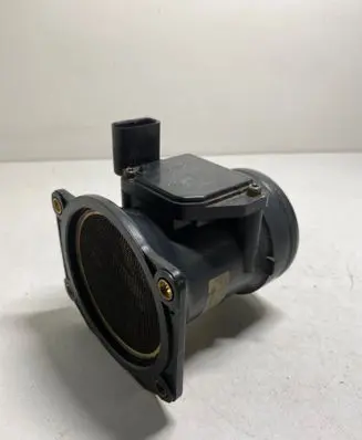 Audi A3 S3 8L Mass air flow meter 06A906461B AFH6010C 3147409