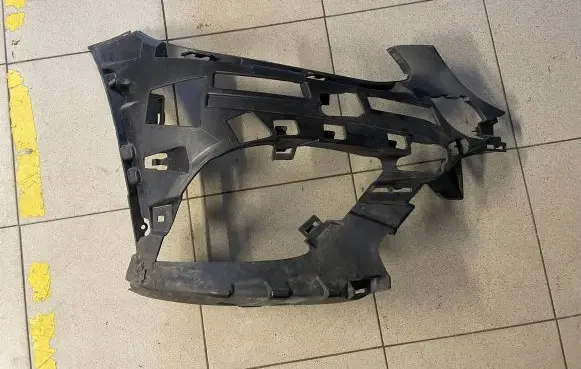 Mercedes-Benz C W205 Front bumper mounting bracket A2058852001