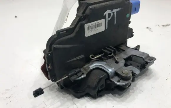 Skoda Fabia Mk2 (5J) Rear door lock 6Y0839016A