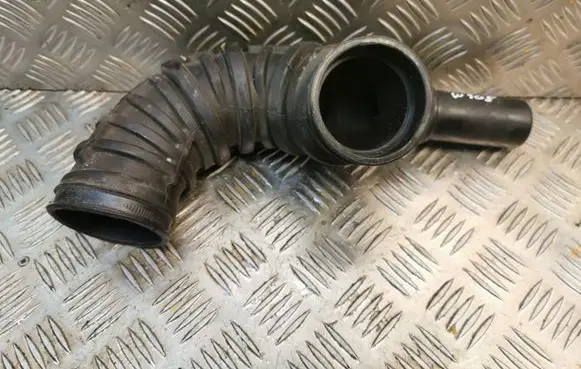 Mercedes-Benz CLK A208 C208 Air intake hose/pipe 1110980283 A1110980283