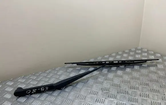 Subaru Forester SH Front wiper blade arm
