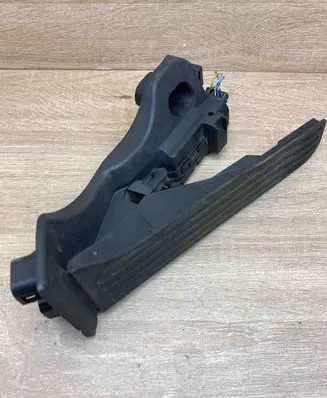 Volkswagen Golf V Accelerator throttle pedal 1K1721503L 6PV008600 WITHPLUG