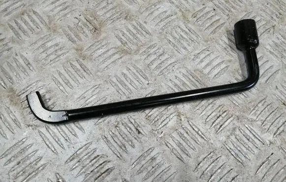 Citroen DS4 Wheel nut wrench 