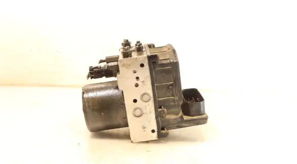 Toyota Avensis T220 ABS Pump