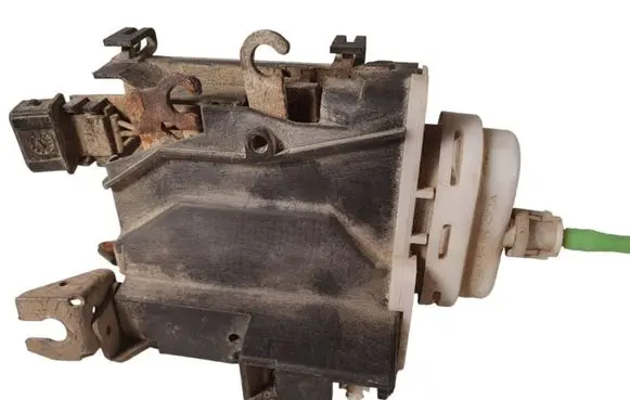 Audi A6 S6 C4 4A Front door lock 4A1837016D