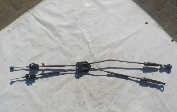 KIA Stonic Gear shift cable linkage H81007I07