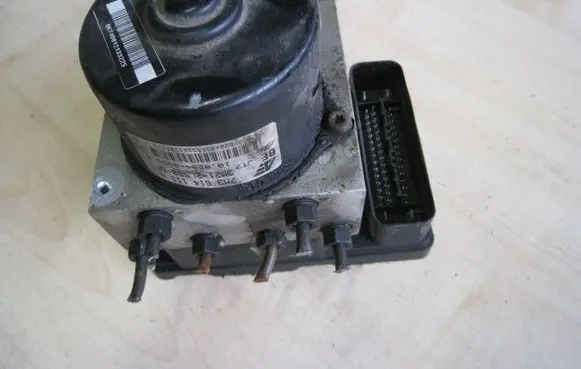 Ford Galaxy ABS Pump 7M3907379D 7M3614111N