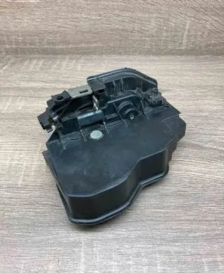 BMW 5 E60 E61 Front door lock 7167066