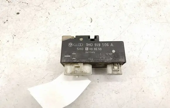 Volkswagen Golf IV Glow plug pre-heat relay 1H0919506A 1H0