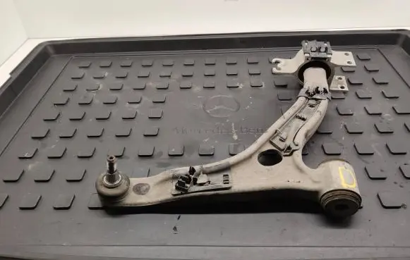 Mercedes-Benz A W176 Front lower control arm/wishbone