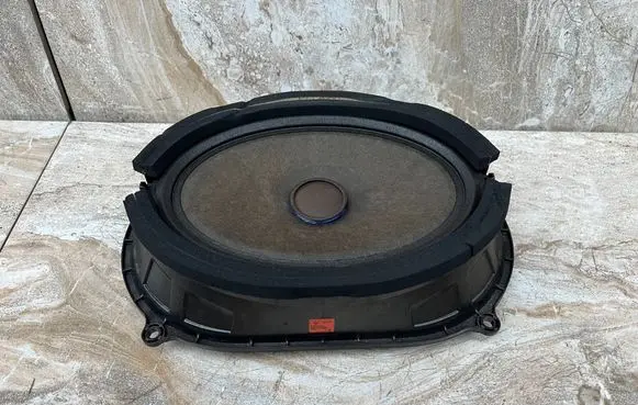 Maserati Ghibli Parcel shelf speaker 670009429 8957002602A