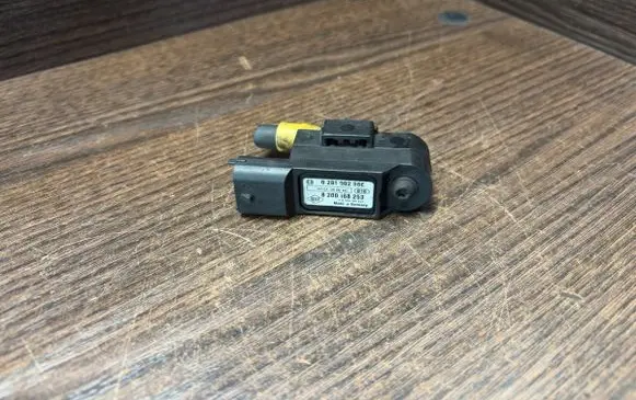 Renault Trafic II (X83) Air pressure sensor 0281002566 8200168253