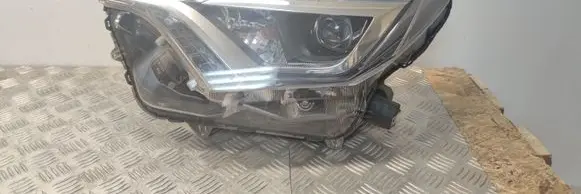Toyota RAV 4 (XA40) Headlight/headlamp W3049