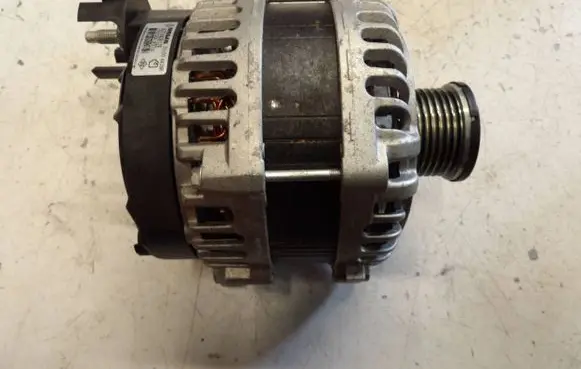 Renault Trafic III (X82) Generator/alternator 231004436R A3TV4081ZE 14V230A9315
