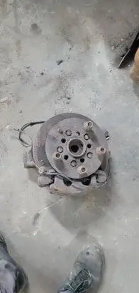 Nissan X-Trail T30 Front wheel hub spindle knuckle