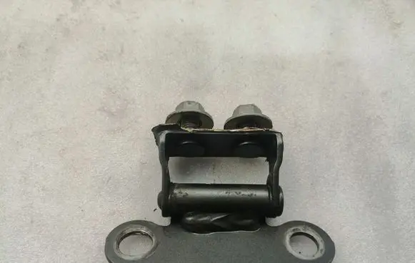 Toyota Corolla Verso AR10 Tailgate/trunk/boot hinge 6881002020