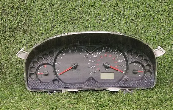 Mazda Tribute Speedometer (instrument cluster) 3T2T10849NC