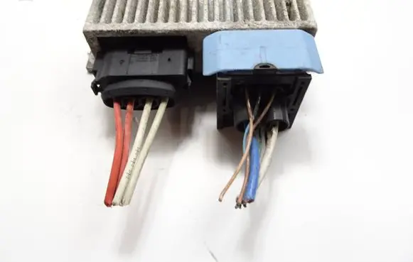 Glow plug pre-heat relay