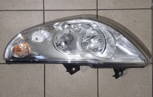 Opel Movano B Headlight/headlamp 1LR01011703