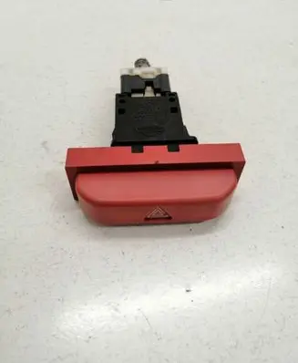 Nissan X-Trail T30 Hazard light switch 06016