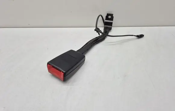 Volkswagen PASSAT B6 Front seatbelt buckle 3C0857756