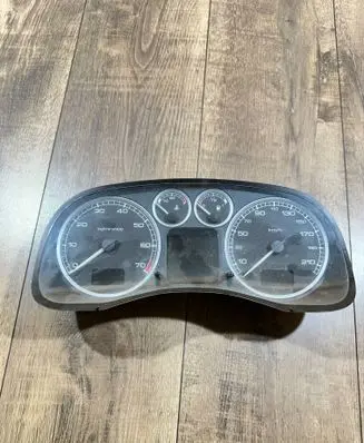 Speedometer (instrument cluster)
