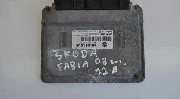 Renault Trafic III (X82) Engine control unit/module 03E906033AB