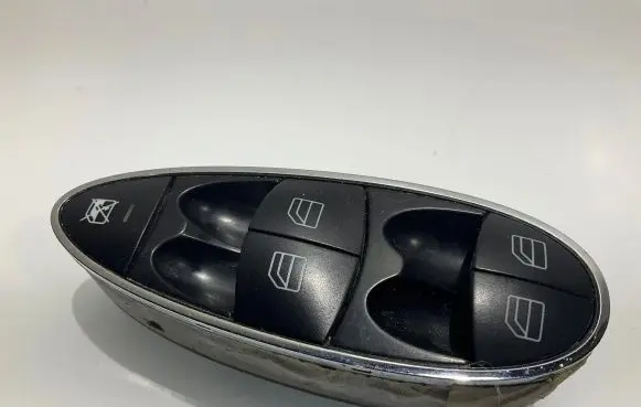Mercedes-Benz E W211 Electric window control switch A2118219951 1930407Q05 SWF501703