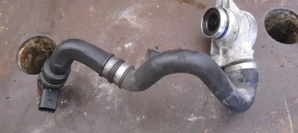 Mercedes-Benz CLS C218 X218 Breather/breather pipe/hose A6420101791