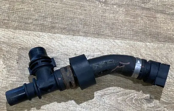 Land Rover Range Rover Velar Engine coolant pipe/hose JX737752AB