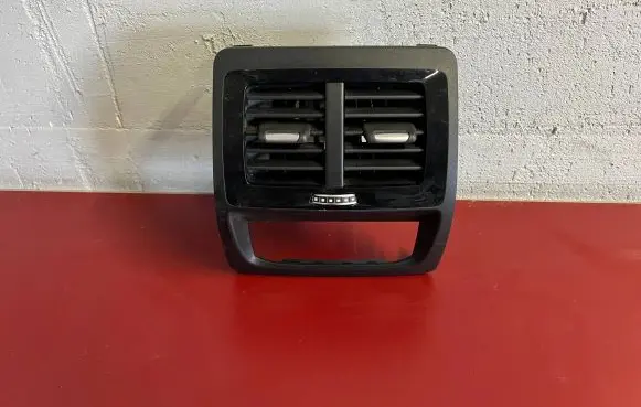 BMW X3 G01 Rear air vent grill 9363822 64229363822