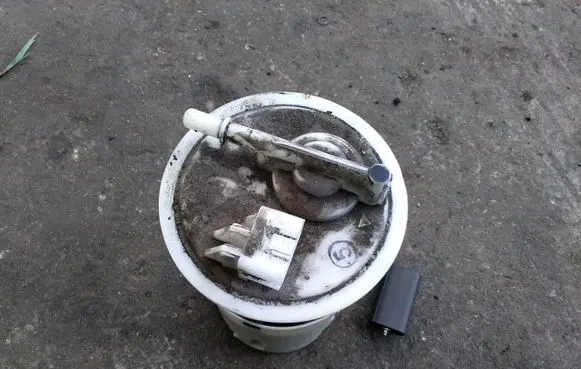Nissan Almera N16 Fuel injection high pressure pump 0580313120