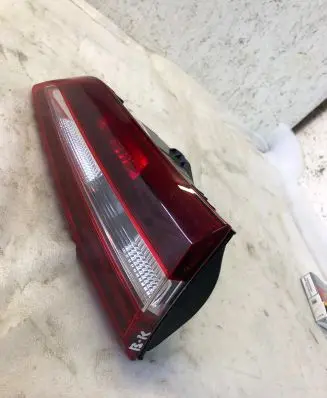 Opel Grandland X Tailgate rear/tail lights Yp00016580