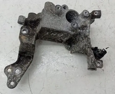 Peugeot 308 Generator/alternator bracket 