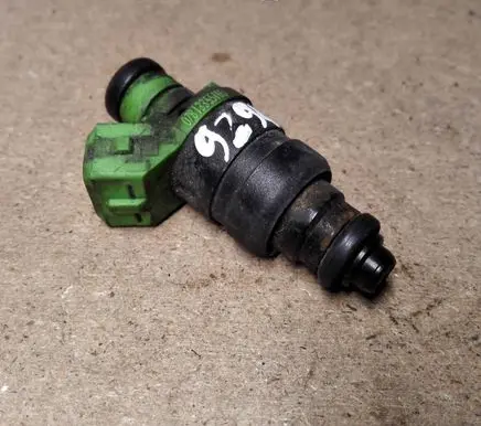 Audi A6 S6 C5 4B Fuel injector 078133551BB