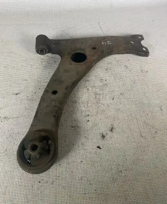 Toyota Prius (XW20) Front lower control arm/wishbone