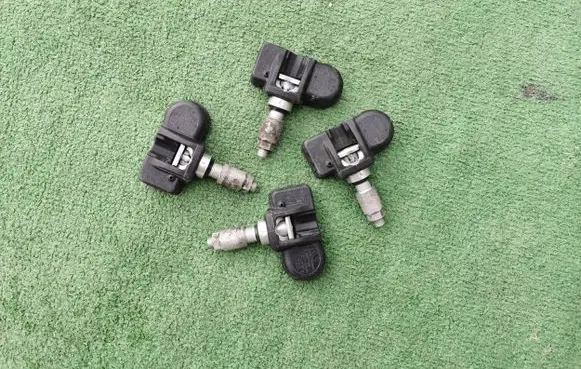 Mercedes-Benz GLA W156 X156 Tire pressure sensor A0009057200