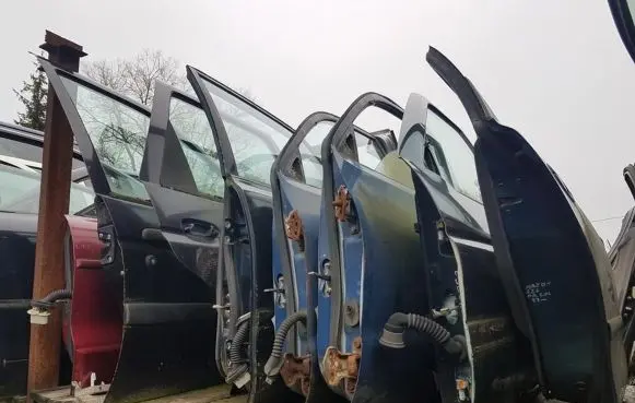 Ford Escort Front door pilkos