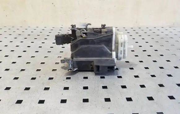 Audi A6 S6 C4 4A Front door lock 4A2837016H