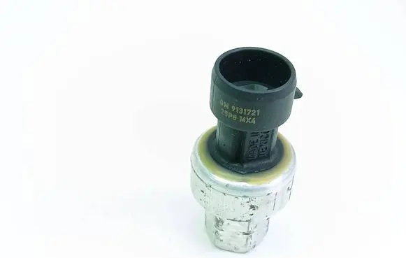 Opel Vectra C Air conditioning (A/C) pressure sensor 9131721 25P8MX4