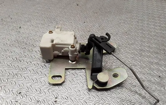 Volkswagen Touareg I Tailgate boot lock/latch motor 7L6827425