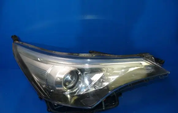 Toyota Avensis T270 Headlight/headlamp