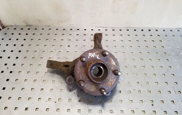 Toyota Corolla Verso AR10 Front wheel hub