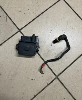 BMW 5 E60 E61 Glow plug pre-heat relay 779800005 0004547416 62512010