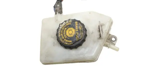 Lexus LS 460 - 600H Brake fluid reservoir 
