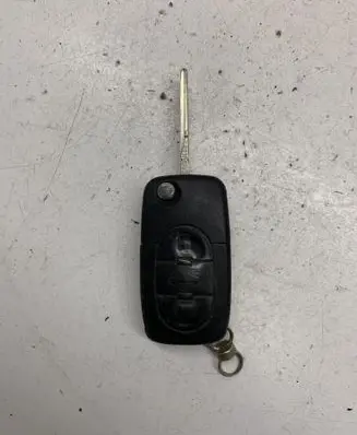 Audi A6 S6 C5 4B Ignition key/card 4D0837231A