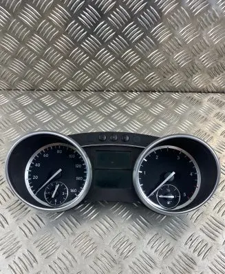 Mercedes-Benz ML W164 Speedometer (instrument cluster)